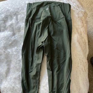 Lululemon capris